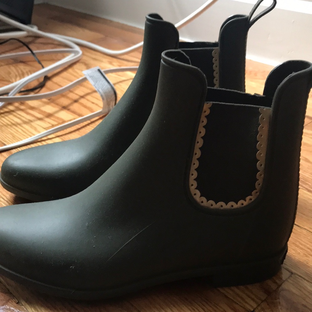 Jack Rogers rainboots